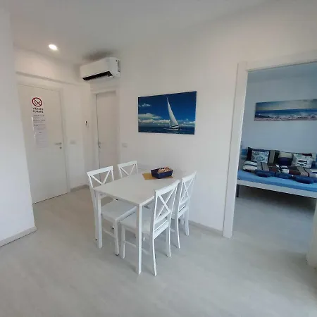 Ancora Vicino Al Mare Bludipietraligure Pietra Ligure