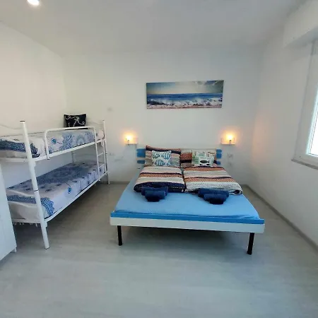 Ancora Vicino Al Mare Bludipietraligure Pietra Ligure